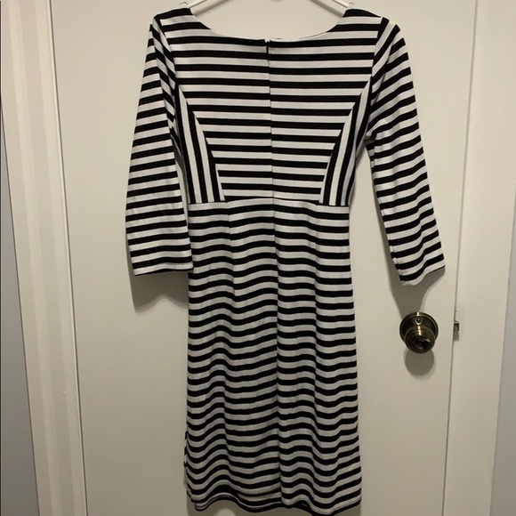 Flattering Maternity dress thick fabric for winter - Picture 4 of 4